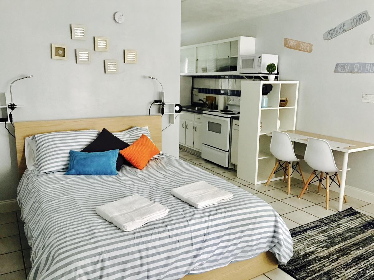 Petrina Studios Apartments By Sb Rental Properties بومبانو بيتش المظهر الخارجي الصورة