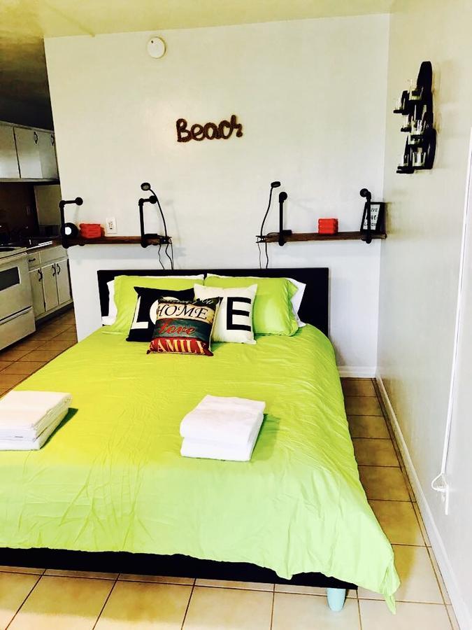Petrina Studios Apartments By Sb Rental Properties بومبانو بيتش المظهر الخارجي الصورة